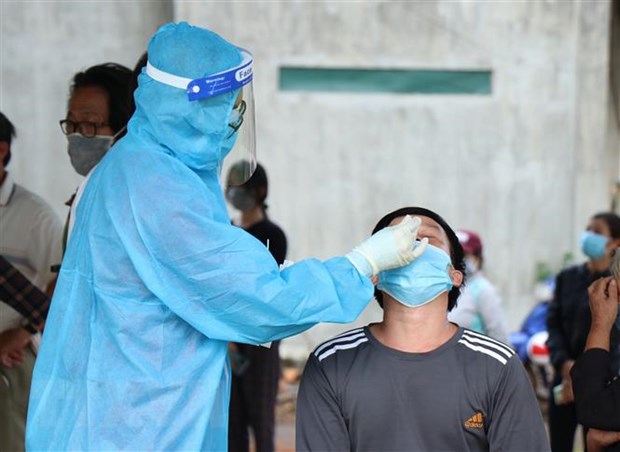 Lâm Đồng: Người lao động tiêm 2 mũi vaccine thì không phải xét nghiệm - Ảnh 1. Lâm Đồng: Người lao động tiêm 2 mũi vaccine thì không phải xét nghiệm - Ảnh 1.