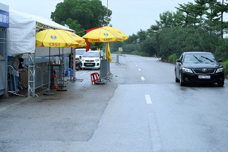 Hà Nội dừng kiểm soát phương tiện tại 22 chốt cửa ngõ - Ảnh 8. Hà Nội dừng kiểm soát phương tiện tại 22 chốt cửa ngõ - Ảnh 8.