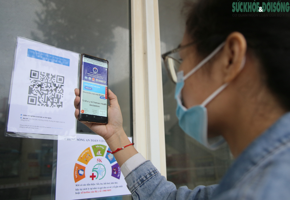 Loạt bến xe tại Hà Nội dựng điểm test nhanh phục vụ hành khách về quê - Ảnh 5. Loạt bến xe tại Hà Nội dựng điểm test nhanh phục vụ hành khách về quê - Ảnh 5.