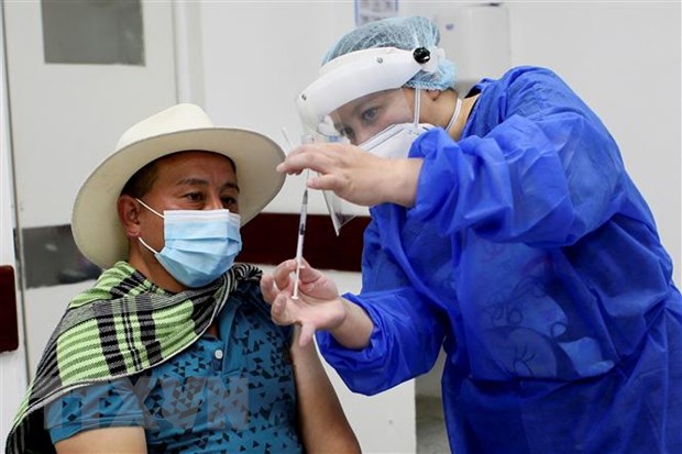 Cần thêm 6 tháng nữa mới bao phủ vaccine cho 75% dân số thế giới - Ảnh 1. Cần thêm 6 tháng nữa mới bao phủ vaccine cho 75% dân số thế giới - Ảnh 1.