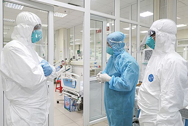 TPHCM: Số ca COVID-19 nặng, tử vong có khuynh hướng gia tăng - Ảnh 1. TPHCM: Số ca COVID-19 nặng, tử vong có khuynh hướng gia tăng - Ảnh 1.