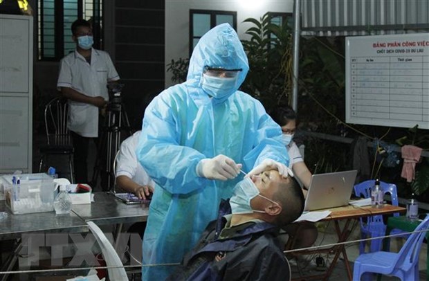 Sơn La tập trung xét nghiệm COVID-19 tại địa bàn nguy cơ cao - Ảnh 1. Sơn La tập trung xét nghiệm COVID-19 tại địa bàn nguy cơ cao - Ảnh 1.