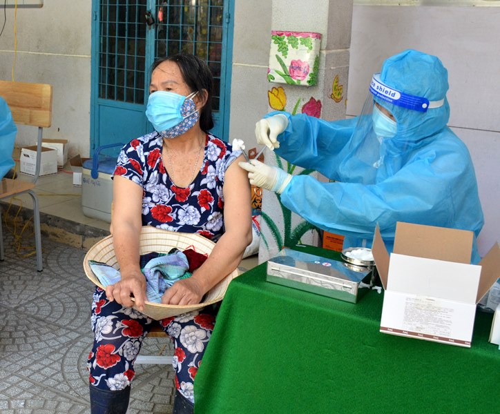 Thành phố Phan Thiết yêu cầu người dân không ra khỏi nhà trong khung giờ quy định - Ảnh 2.