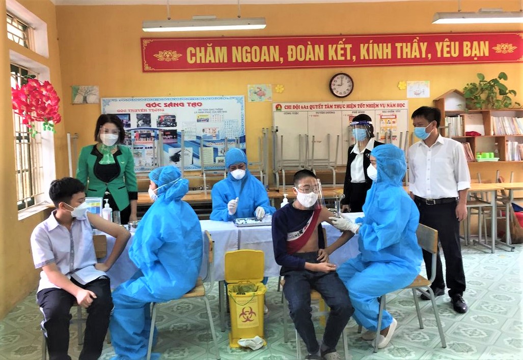 Thái Bình triển khai tiêm vaccine cho trẻ em từ 12-17 tuổi trong toàn tỉnh - Ảnh 2. Thái Bình triển khai tiêm vaccine cho trẻ em từ 12-17 tuổi trong toàn tỉnh - Ảnh 2.