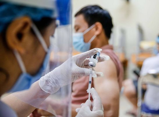 Cảnh giác sốt phản ứng sau tiêm vaccine COVID-19 và các bệnh khác - Ảnh 2. Cảnh giác sốt phản ứng sau tiêm vaccine COVID-19 và các bệnh khác - Ảnh 2.