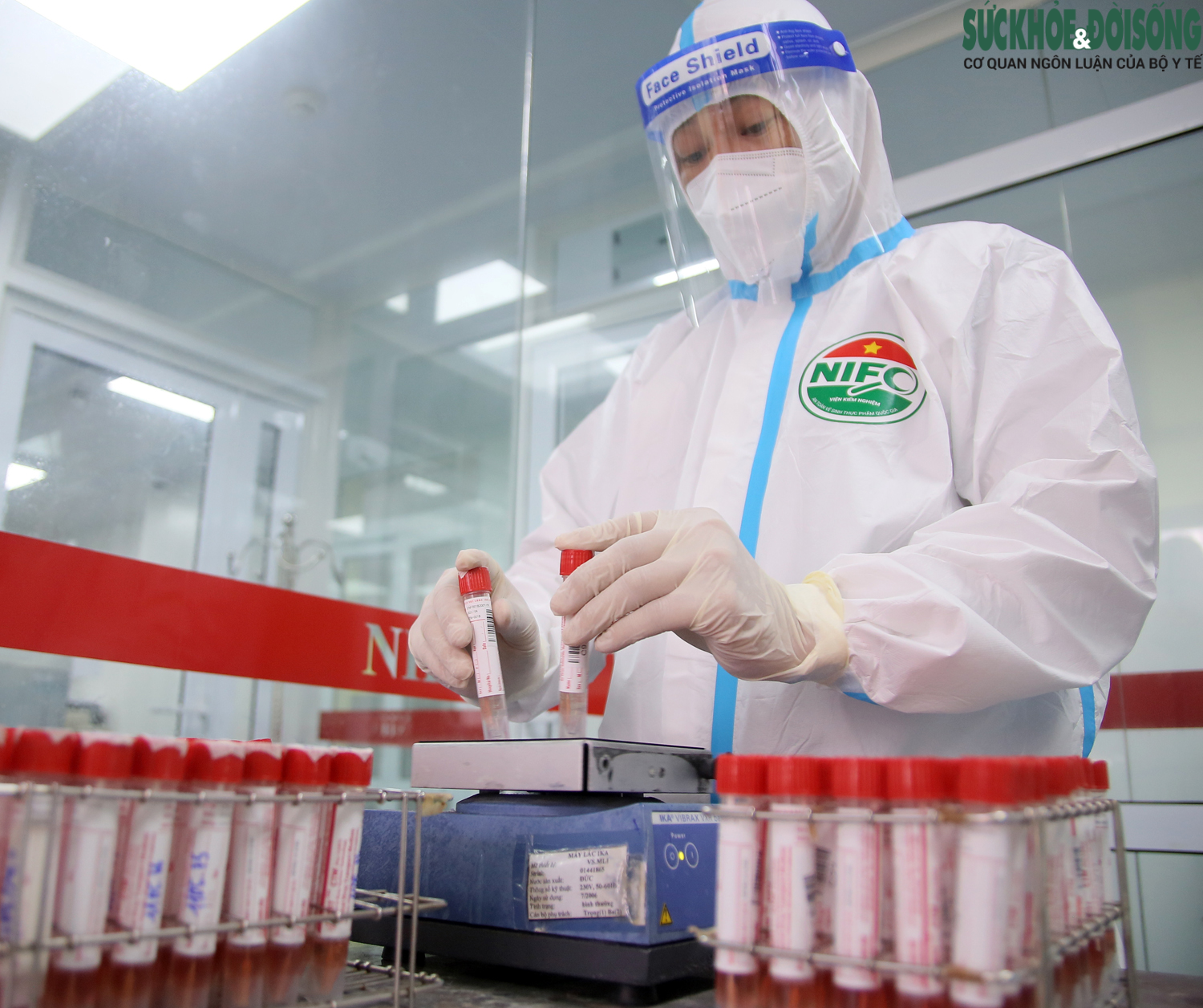 Trắng đêm “truy lùng” SARS-CoV-2 cho Hà Nội đợt cao điểm - Ảnh 5.