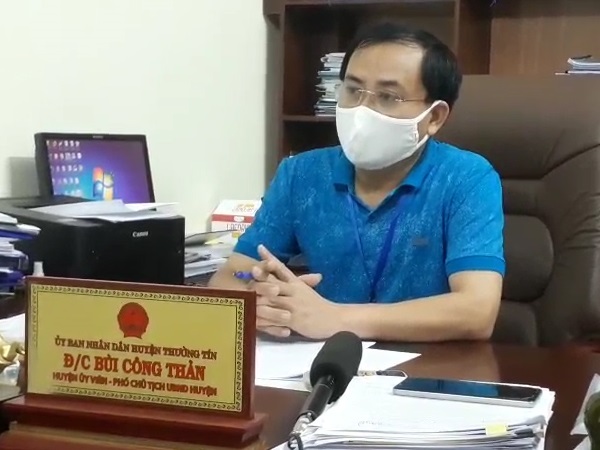 Ông Bùi Công Thản, Phó chủ tịch Thường Tín trả lời phỏng vấn báo SK & ĐS. Ông Bùi Công Thản, Phó chủ tịch Thường Tín trả lời phỏng vấn báo SK & ĐS.