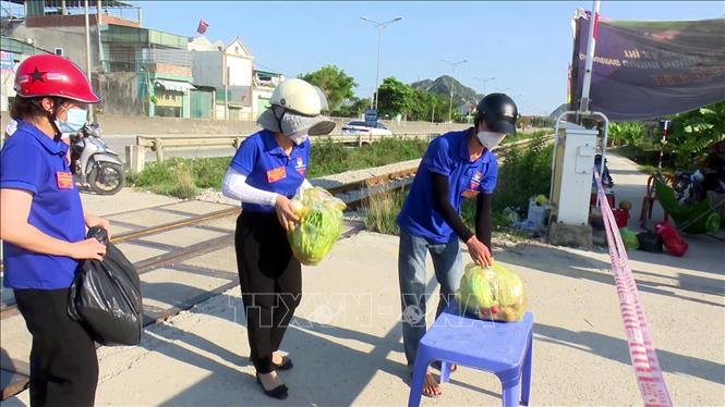 Tuổi trẻ thị xã Hoàng Mai tình nguyện tham gia chống dịch - Ảnh 3. Tuổi trẻ thị xã Hoàng Mai tình nguyện tham gia chống dịch - Ảnh 3.