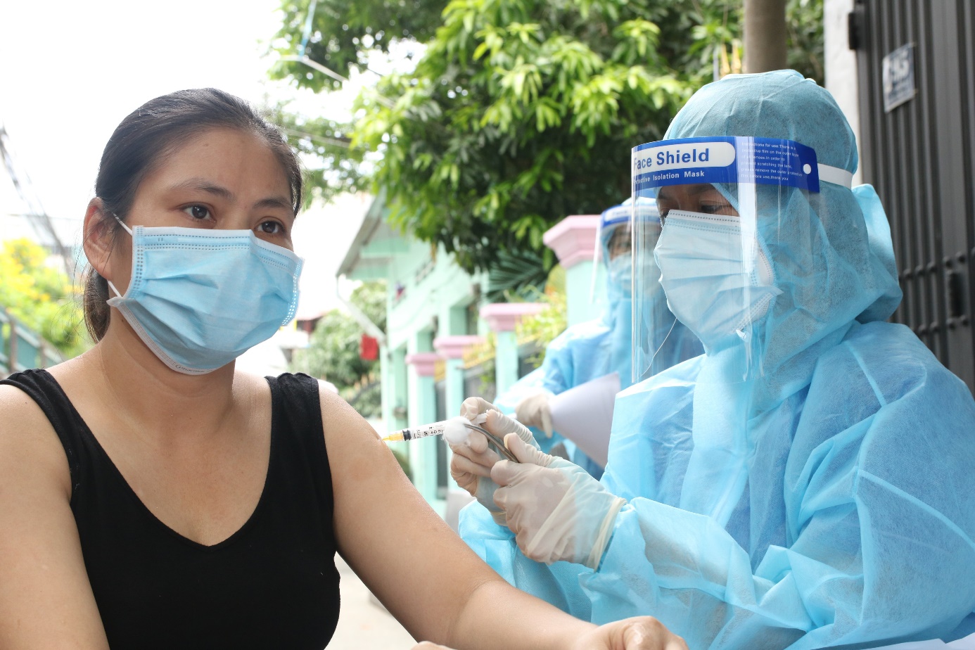 TP HCM: Không được từ chối tiêm mũi 2 cho người tiêm mũi 1 nơi khác - Ảnh 2. TP HCM: Không được từ chối tiêm mũi 2 cho người tiêm mũi 1 nơi khác - Ảnh 2.