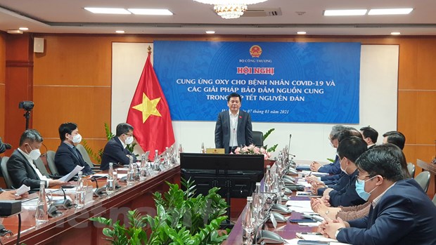 Bộ trưởng Công Thương: Ưu tiên tối đa cấp ôxy cho các cơ sở y tế - Ảnh 1. Bộ trưởng Công Thương: Ưu tiên tối đa cấp ôxy cho các cơ sở y tế - Ảnh 1.