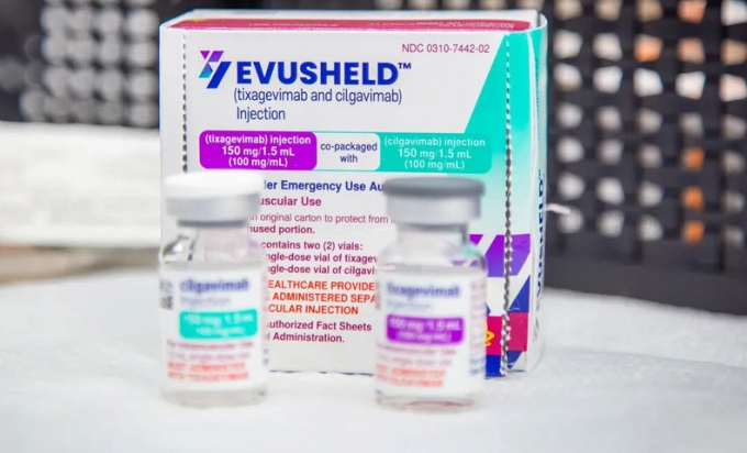 Bộ Y tế khẳng định: EVUSHELD là thuốc, không phải là "siêu vaccine", không được phép sử dụng để dự phòng COVID-19 - Ảnh 1. Bộ Y tế khẳng định: EVUSHELD là thuốc, không phải là "siêu vaccine", không được phép sử dụng để dự phòng COVID-19 - Ảnh 1.