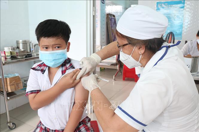 Bến Tre: Triển khai tiêm vaccine phòng COVID-19 cho trẻ dưới 12 tuổi - Ảnh 1.