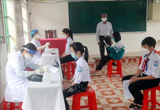 Nam Định đảm bảo an toàn tiêm vaccine phòng COVID-19 cho trẻ em - Ảnh 1.
