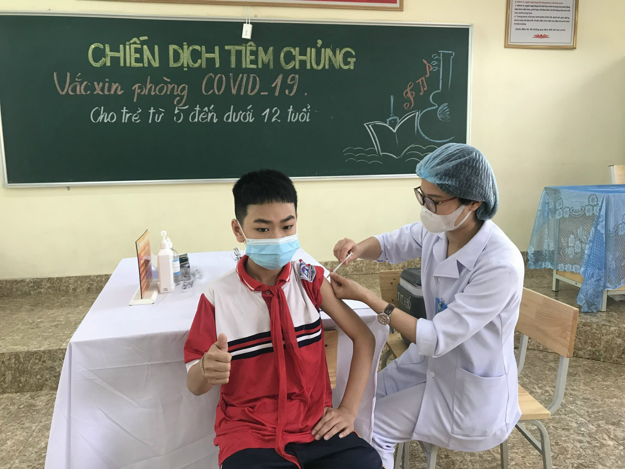 Sử dụng phòng vaccine COVID-19 Pfizer để tiêm chủng mũi 1 cho trẻ em từ 6 - dưới 12 tuổi - Ảnh 1.
