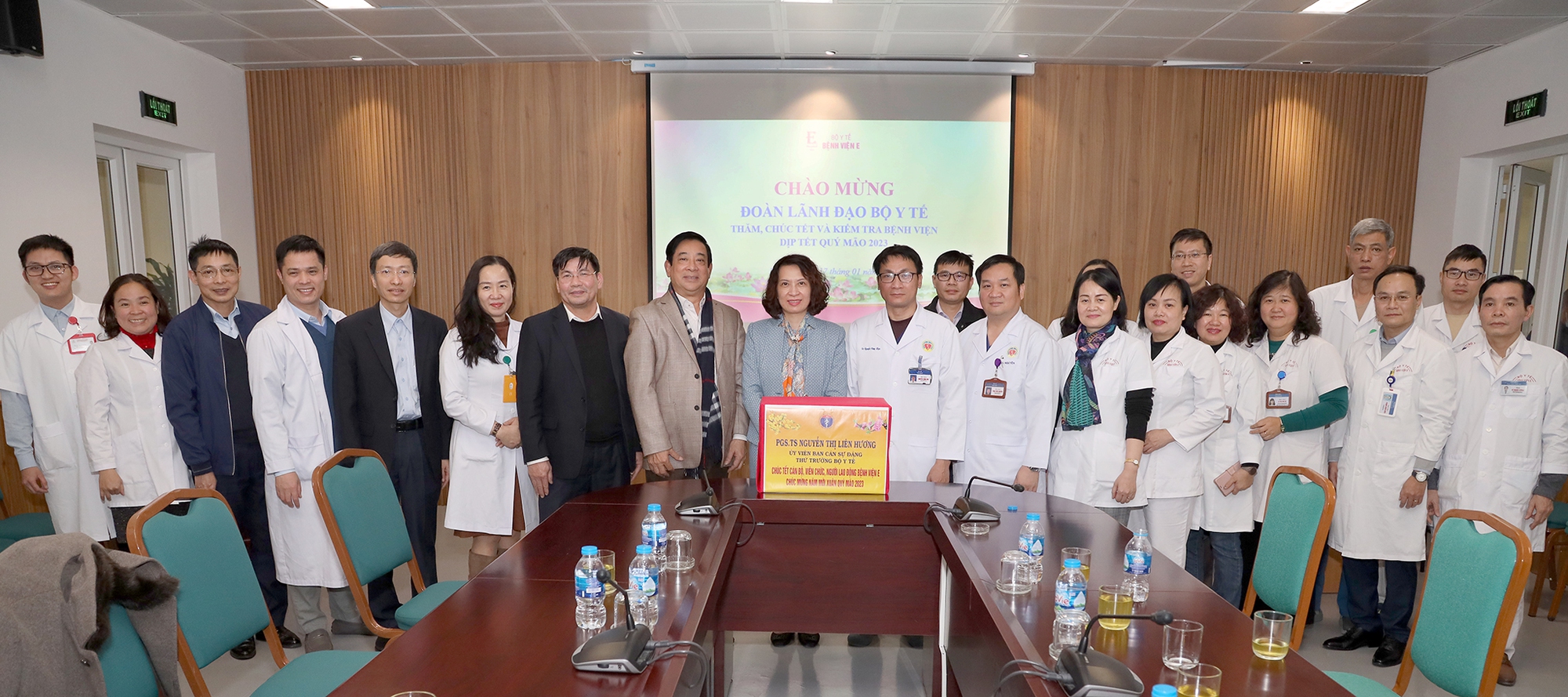 Thứ trưởng Nguyễn Thị Liên Hương: Không lơ là phòng chống dịch COVID-19, khám chữa bệnh dịp Tết - Ảnh 5. Thứ trưởng Nguyễn Thị Liên Hương: Không lơ là phòng chống dịch COVID-19, khám chữa bệnh dịp Tết - Ảnh 5.