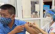 Hà Nội nhận 1 triệu liều vaccine Vero Cell, 3.000 cán bộ y tế hỗ trợ Thủ đô tiêm chủng, xét nghiệm