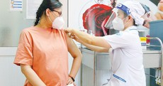 Bộ Y tế: Khẩn trương tiêm vaccine COVID-19 cho phụ nữ mang thai trên 13 tuần