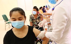 Hà Nội phân bổ gần 1 triệu liều vaccine VeroCell tới 30 quận huyện 
