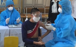 Tiêm hơn 55 nghìn liều vaccine ngừa Covid-19 cho trẻ 12-17 tuổi ở Thái Bình