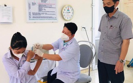 Thanh Hóa: Ngày đầu tiên tiêm vaccine phòng COVID-19 cho trẻ diễn ra an toàn