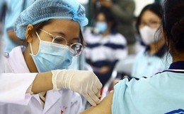 Tiêm vaccine COVID-19 xuyên Tết Quý Mão được hơn 30.000 liều