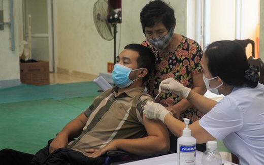 200 người khuyết tật tại Quảng Bình được tiêm vaccine phòng COVID-19