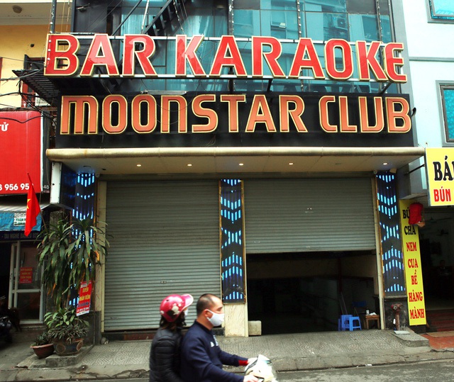 Quán bar, karaoke cửa đóng then cài sau lệnh của TP Hà Nội để phòng dịch COVID-19 - Ảnh 15.
