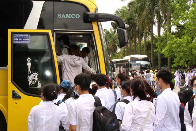 Sinh viên trường y xuất quân chi viện Bắc Ninh, Bắc Giang chống dịch - Ảnh 17.