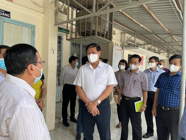 Thứ trưởng Bộ Y tế: Kiên Giang phải có sự chuẩn bị tốt mới có thể thí điểm hộ chiếu vaccine - Ảnh 3. Thứ trưởng Bộ Y tế: Kiên Giang phải có sự chuẩn bị tốt mới có thể thí điểm hộ chiếu vaccine - Ảnh 3.