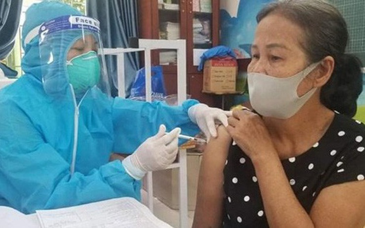 Việt Nam đã tiếp nhận hơn 150 triệu liều vaccine phòng COVID-19, tiến độ tiêm thế nào?