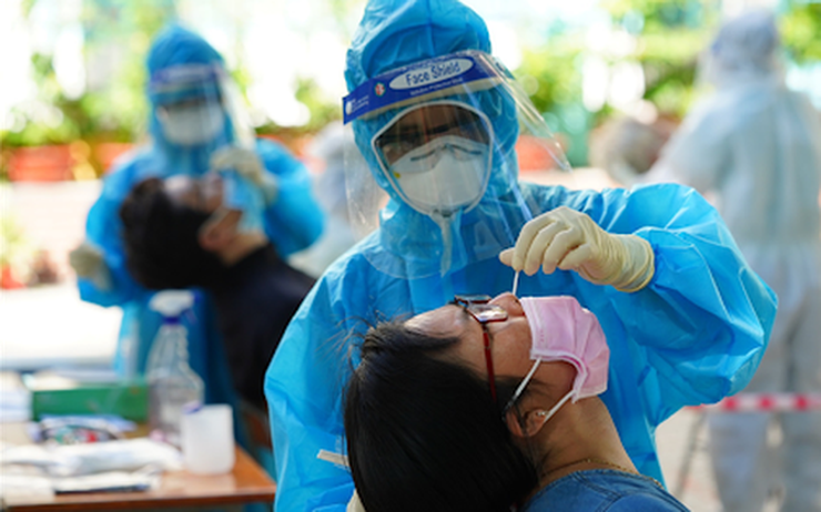 Xét nghiệm 700 người liên quan thợ cắt tóc và nhân viên y tế mắc COVID-19, Hà Nội có 6 ca trong 24 giờ