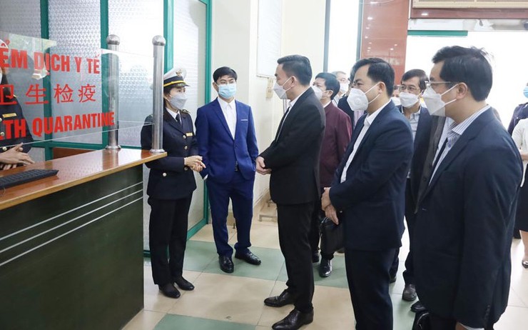 Bộ Y tế đề nghị Lào Cai phối hợp chặt chẽ phòng chống dịch COVID-19 theo quy trình mới tại cửa khẩu
